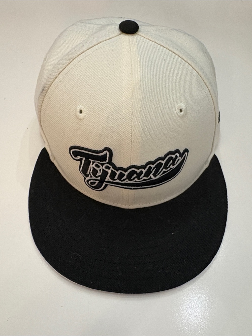 New Era Cream and Black 59FIFTY Fitted Cap for the Toros de Tijuana of the LMB